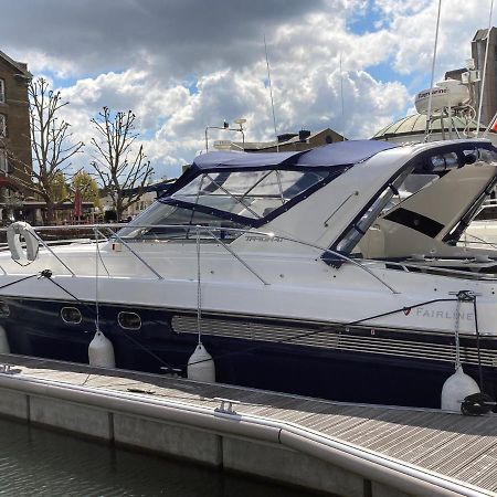 Entire Boat At St Katherine Docks 2 Available Select Using Room Options London Kültér fotó