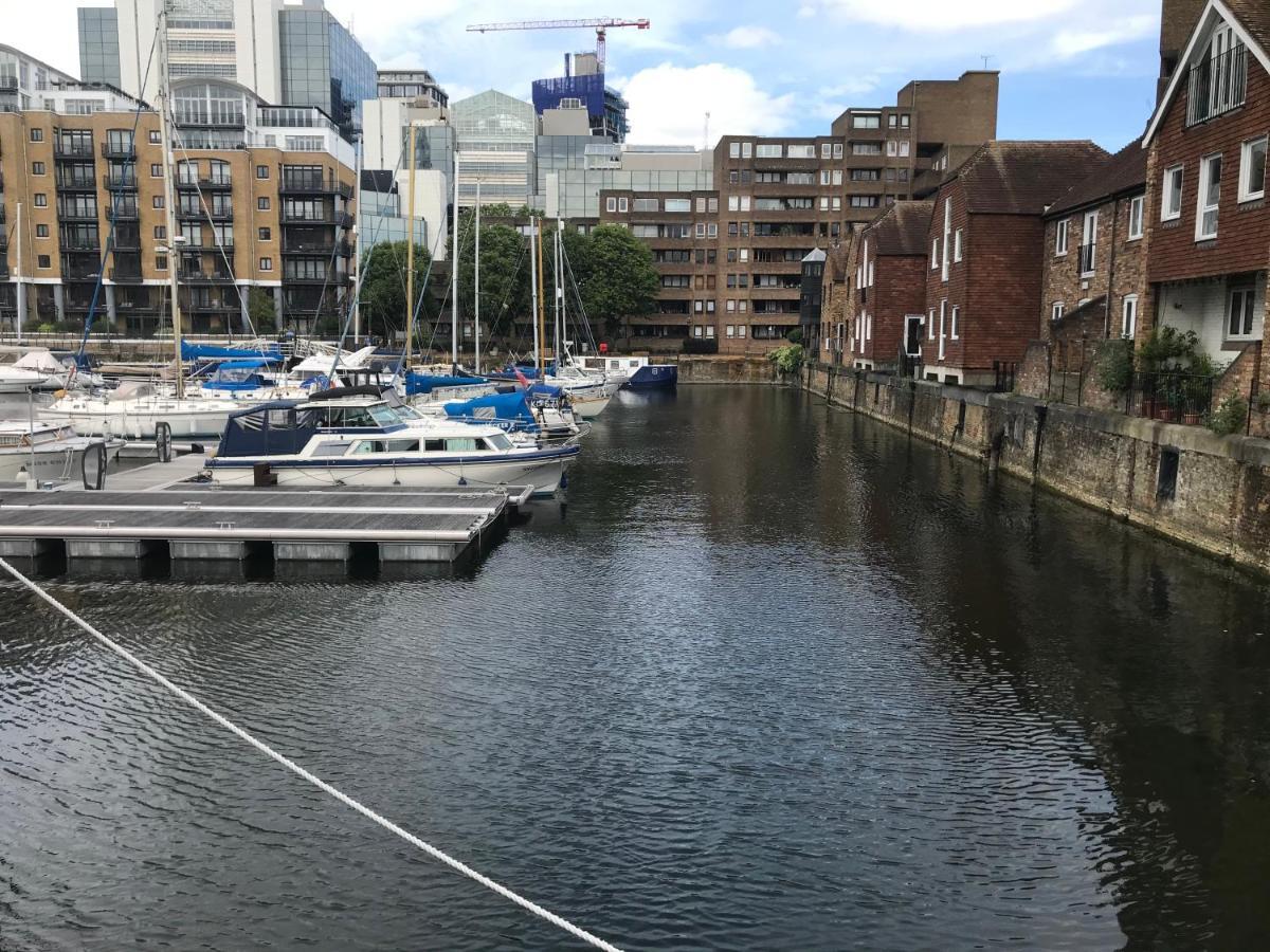 Entire Boat At St Katherine Docks 2 Available Select Using Room Options London Kültér fotó