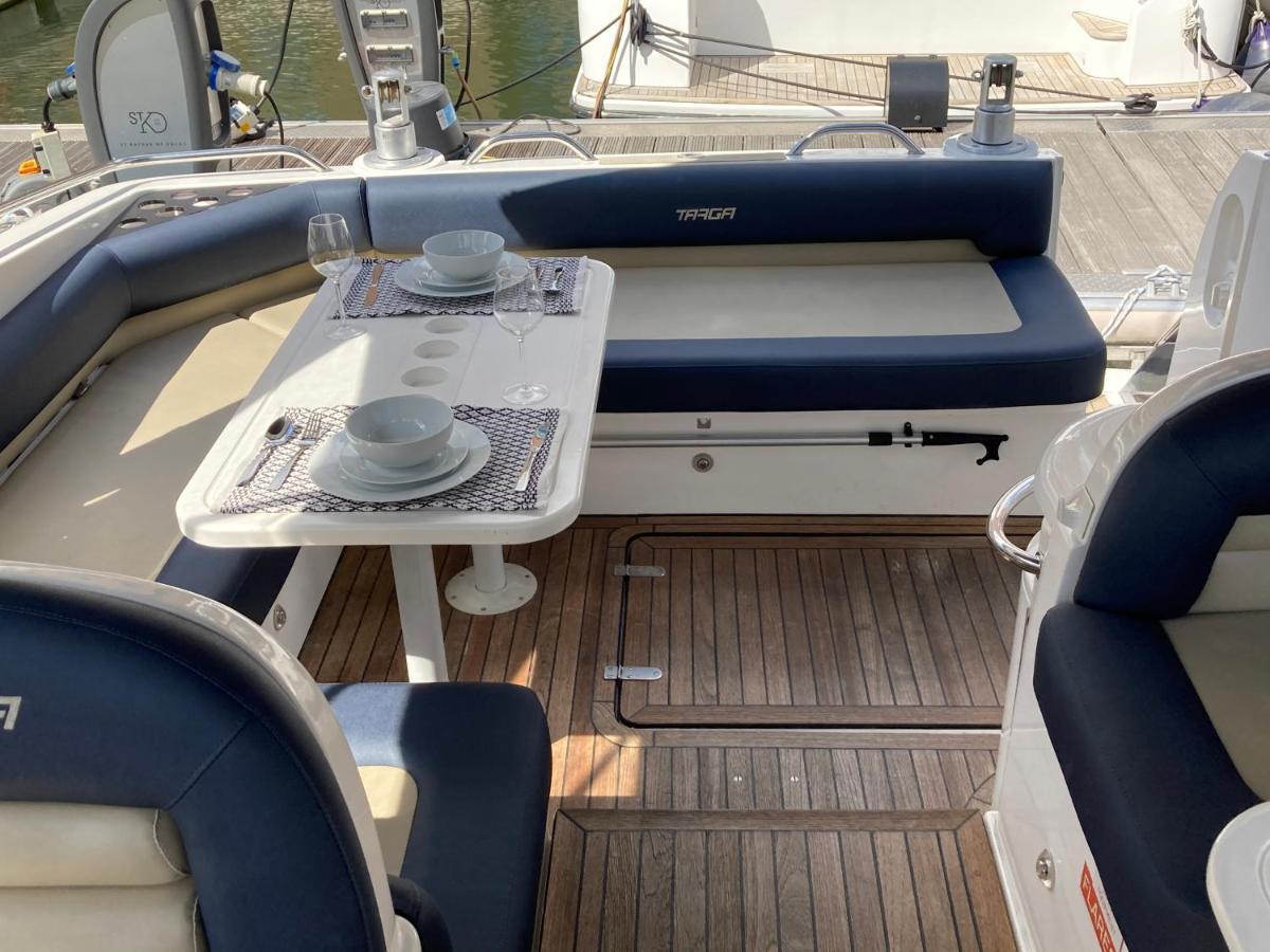 Entire Boat At St Katherine Docks 2 Available Select Using Room Options London Kültér fotó