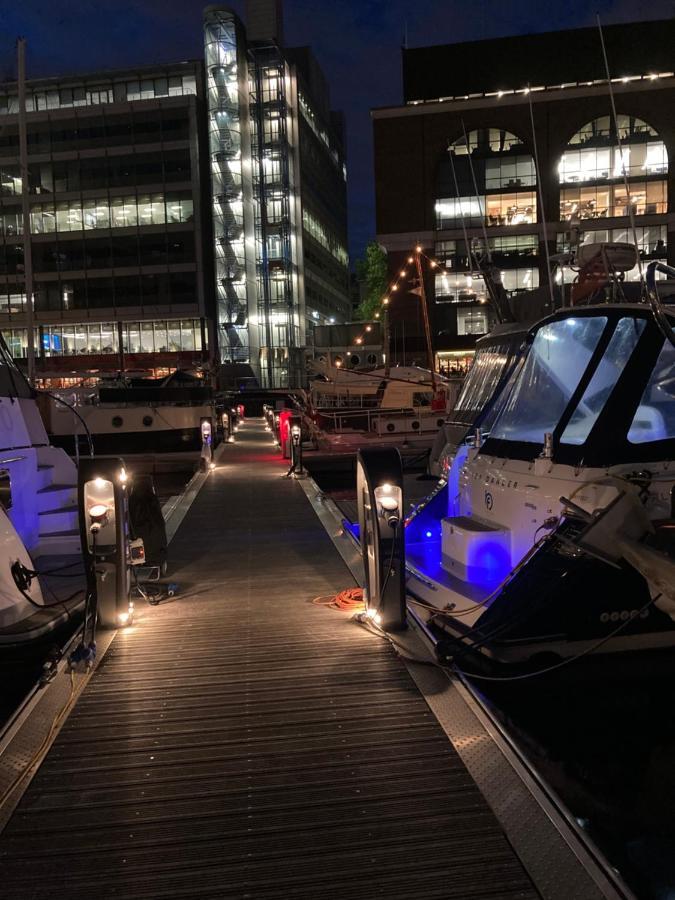 Entire Boat At St Katherine Docks 2 Available Select Using Room Options London Kültér fotó