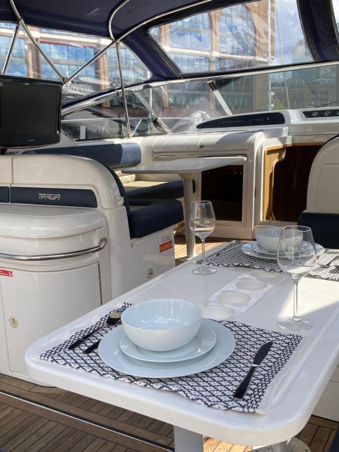 Entire Boat At St Katherine Docks 2 Available Select Using Room Options London Kültér fotó