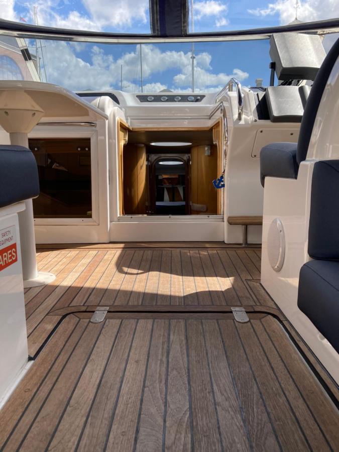 Entire Boat At St Katherine Docks 2 Available Select Using Room Options London Kültér fotó