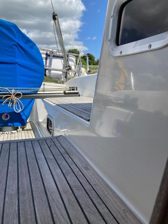 Entire Boat At St Katherine Docks 2 Available Select Using Room Options London Kültér fotó