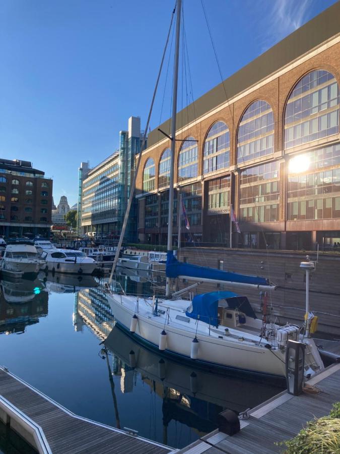 Entire Boat At St Katherine Docks 2 Available Select Using Room Options London Kültér fotó