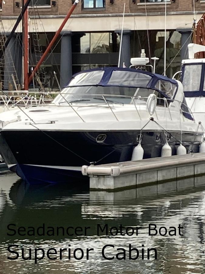Entire Boat At St Katherine Docks 2 Available Select Using Room Options London Kültér fotó